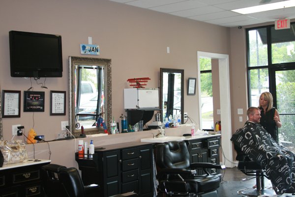 3 Barber Shops Open On Sunday - Renegade Barber Shop